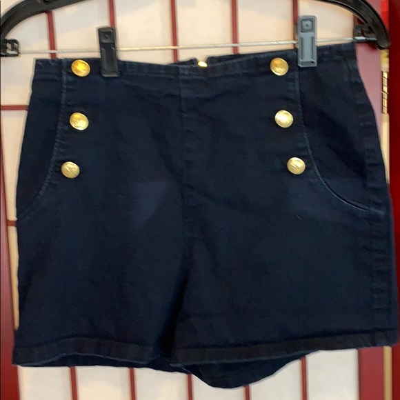 Nicki Minaj Jean Shorts - Picture 2 of 5